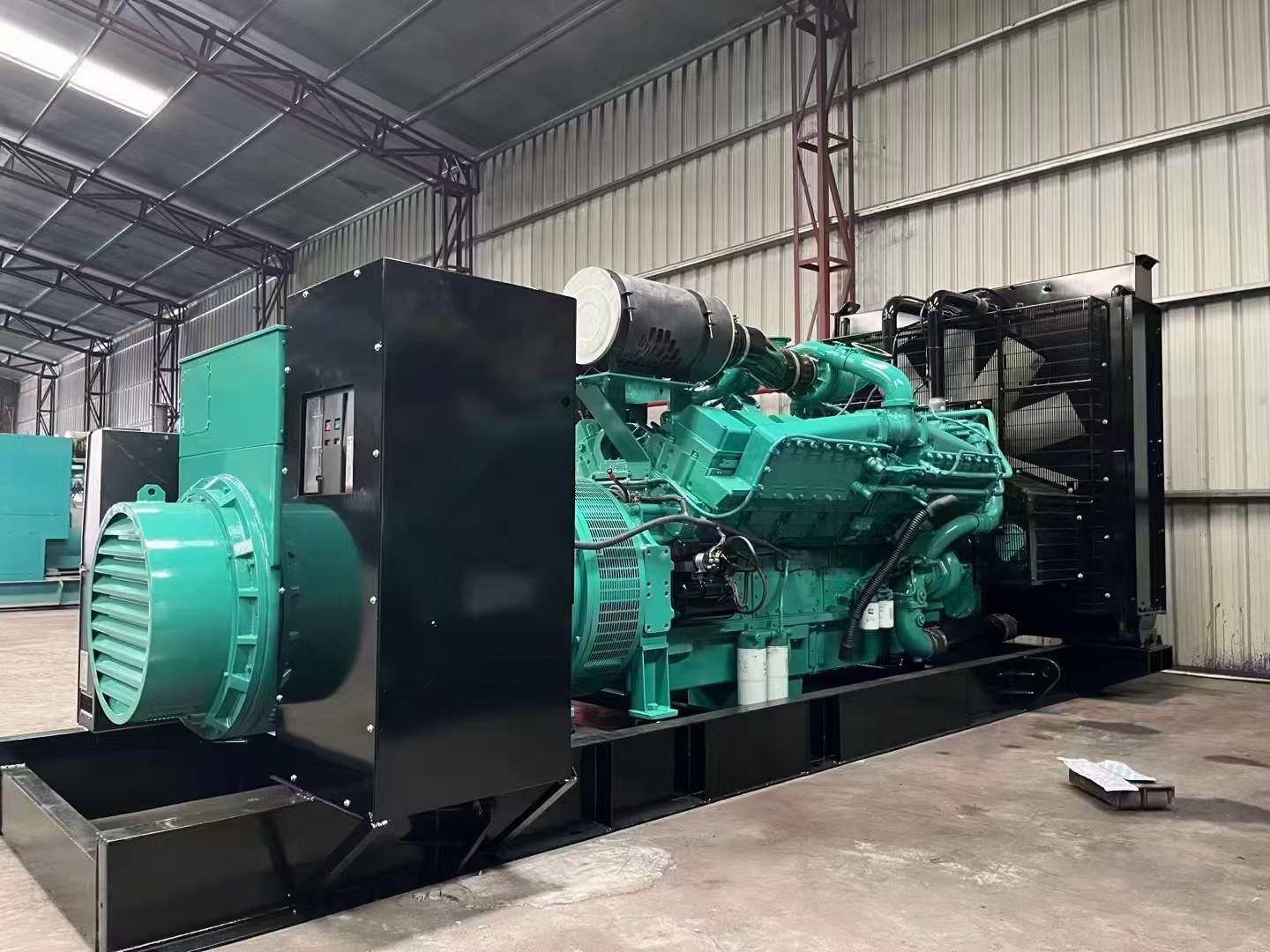 义安如何降低 800kW 柴油发电机输出电流的波动？